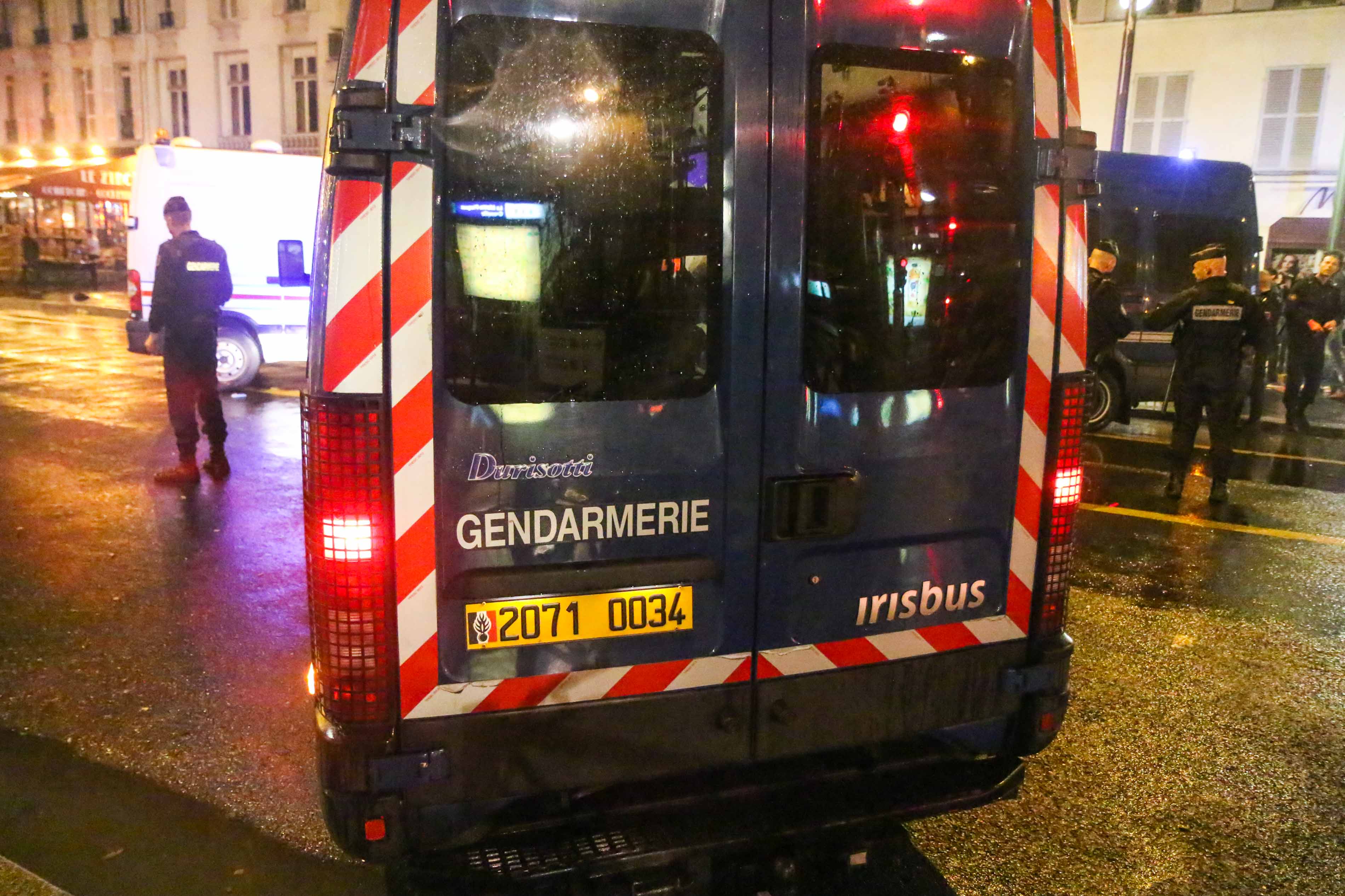 Une camionnette de Gendarmerie le 3 Juillet 2016 à Paris.