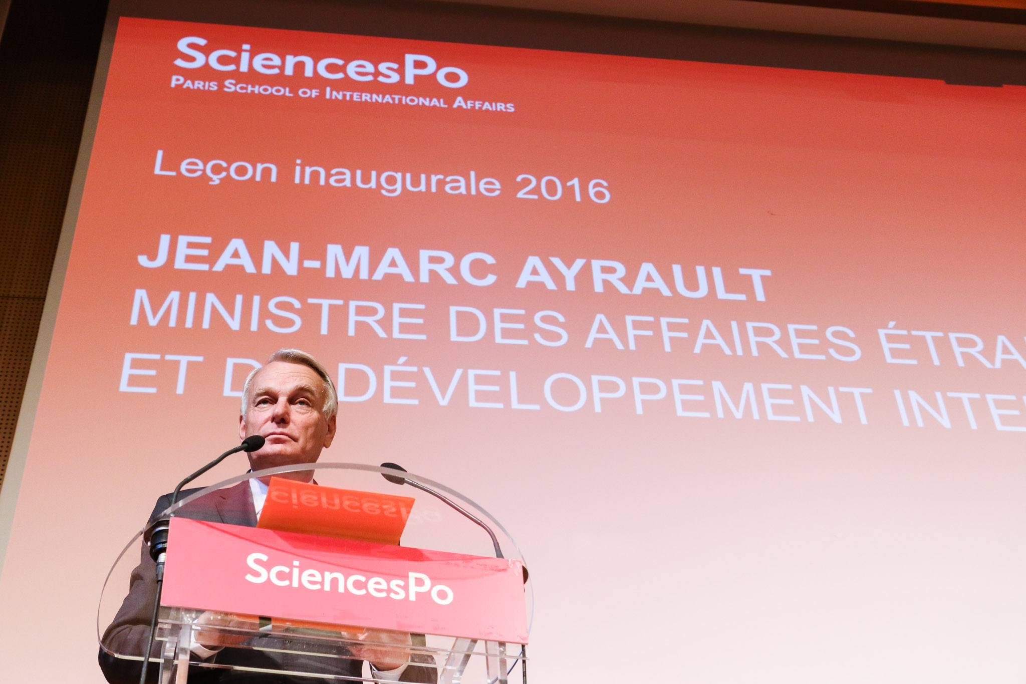 Jean-Marc Ayrault à Sciences Po le 28 septembre 2016.